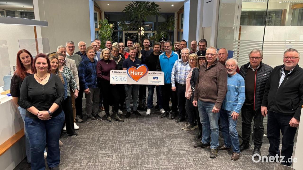 Volksbank-Raiffeisenbank-Nordoberpfalz-spendet-13-500-Euro