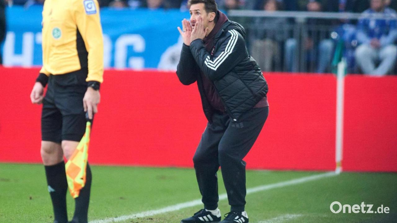 „Der muss runter“: Klose ärgert sich über den Referee