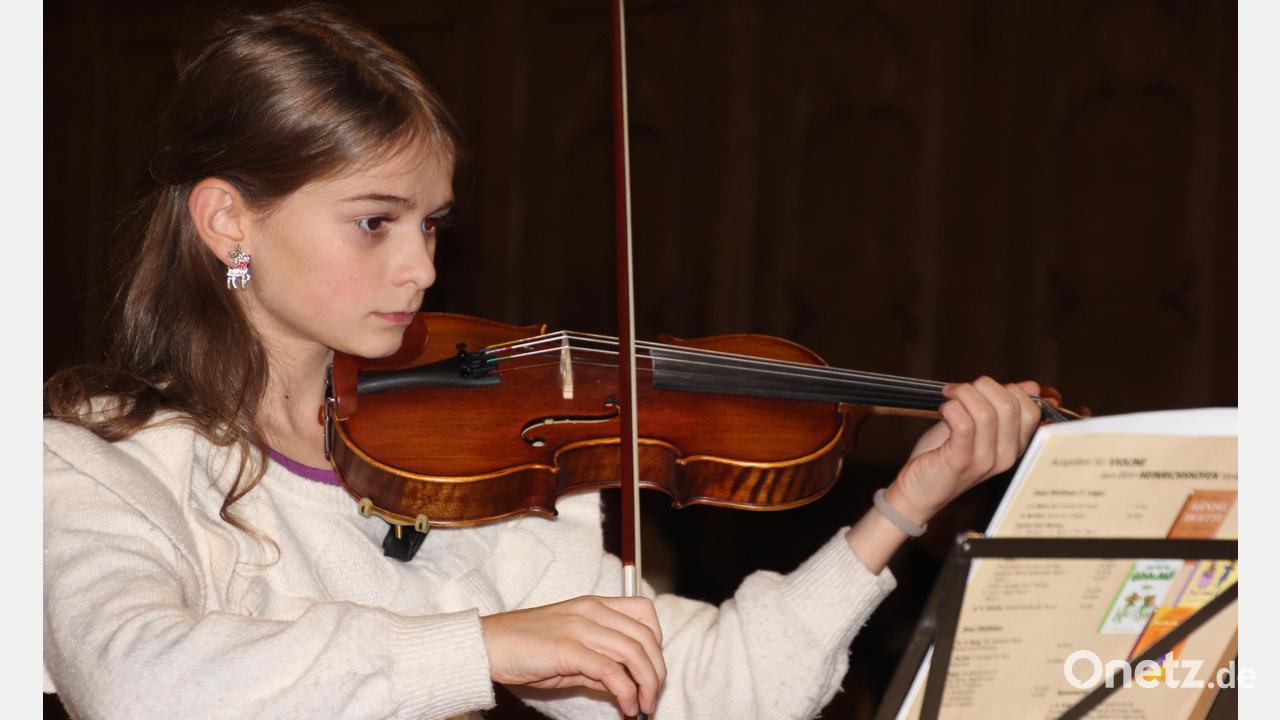 Kreismusikschule-Tirschenreuth-begeistert-mit-Adventskonzert-in-Stadtpfarrkirche