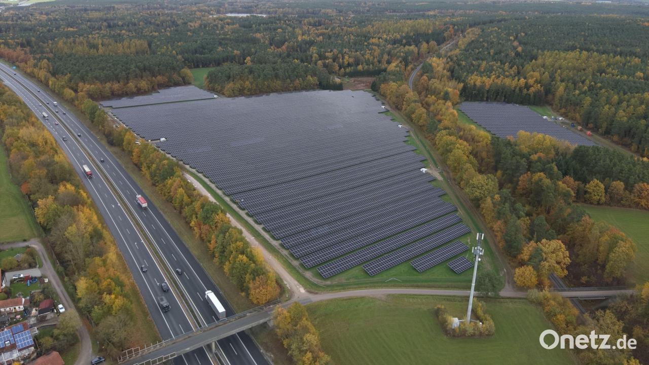 Bayernwerk-Natur-er-ffnet-neuen-Solarpark-in-Kronstetten