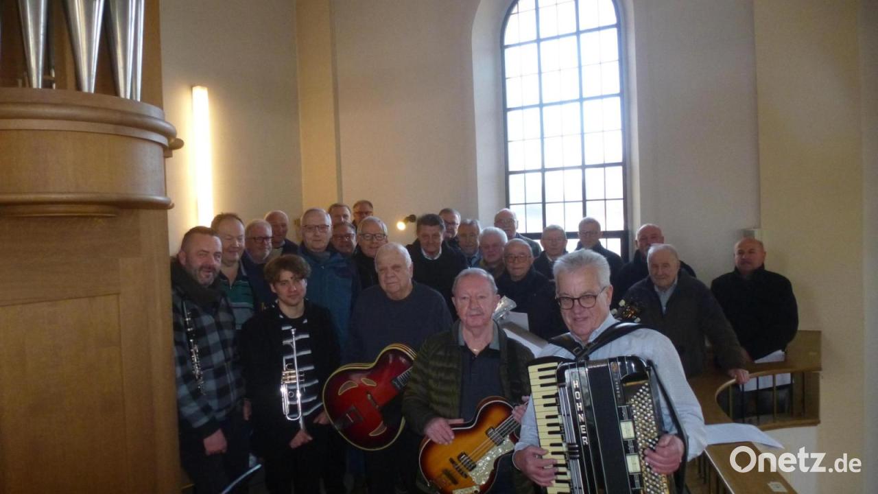 Weihnachtsfreude-f-r-fast-400-Konzertbesucher-in-Mantel