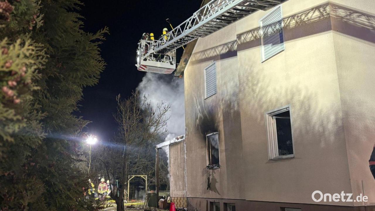 Brand in Einfamilienhaus – 64-jähriger Bewohner tot geborgen