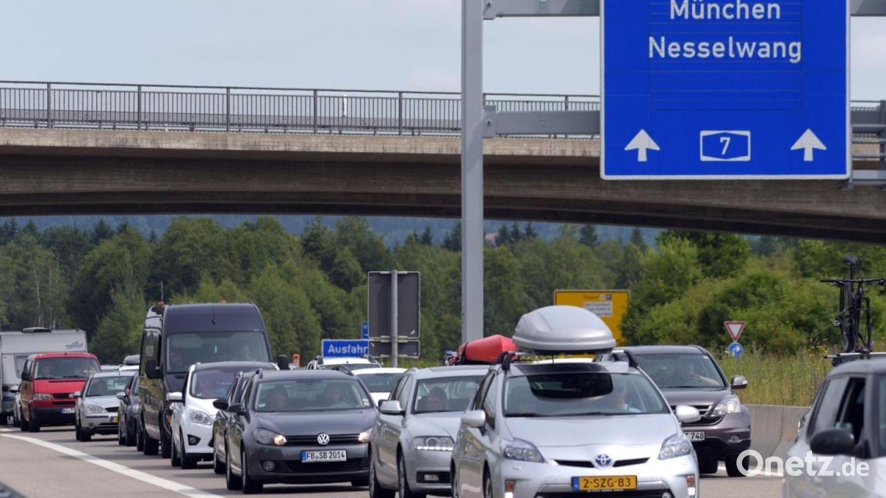 Dichter Verkehr und Verzögerungen am Grenztunnel Füssen