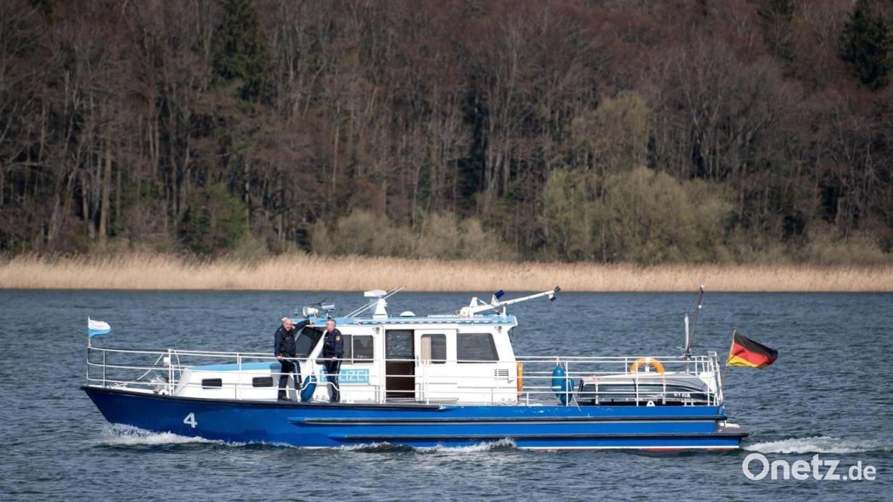 Kontrolle-Schiff-leitet-schmutziges-Abwasser-in-Donau