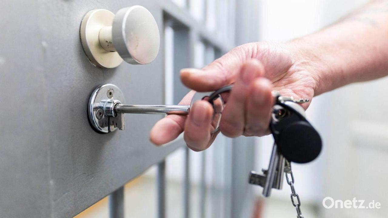 U-Haft-f-r-Justizvollzugsbeamtin-in-Regensburg-Hat-sie-Drogen-in-die-JVA-geschmuggelt-