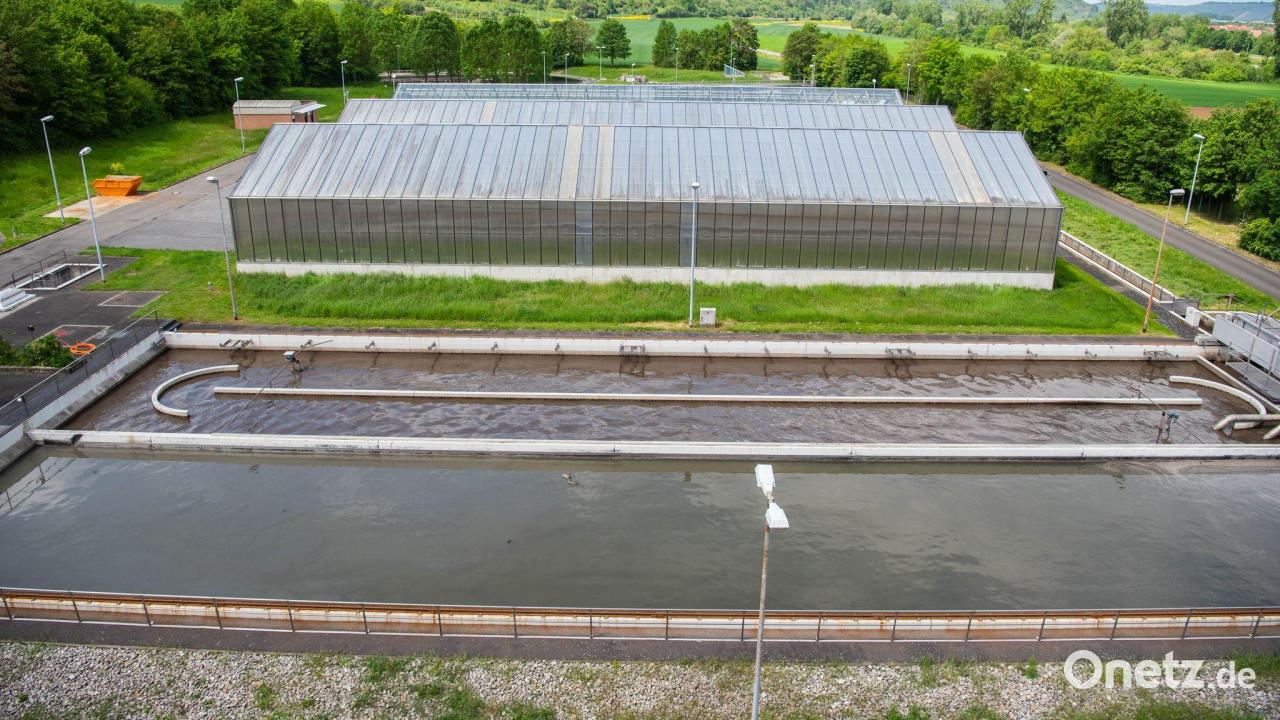 Mitarbeiter tot im Klärschlammbecken gefunden