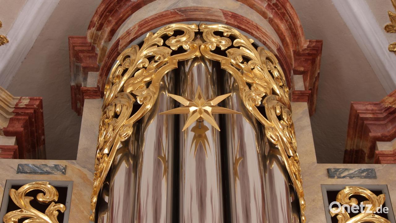 Silvestergottesdienst-in-Neustadt-WN-Zahlen-Musik-und-Sekt-zum-Jahresende