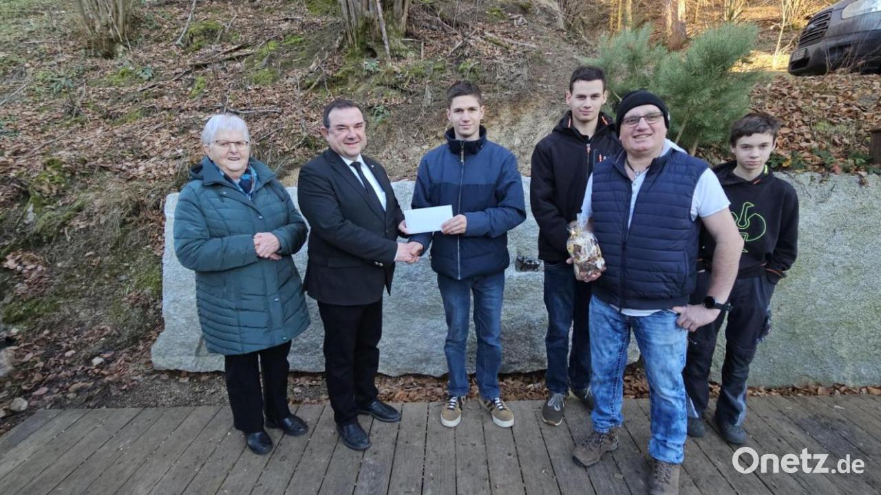 Schreinerei-Gmeiner-aus-Liebenstein-spendet-f-r-Missionsarbeit