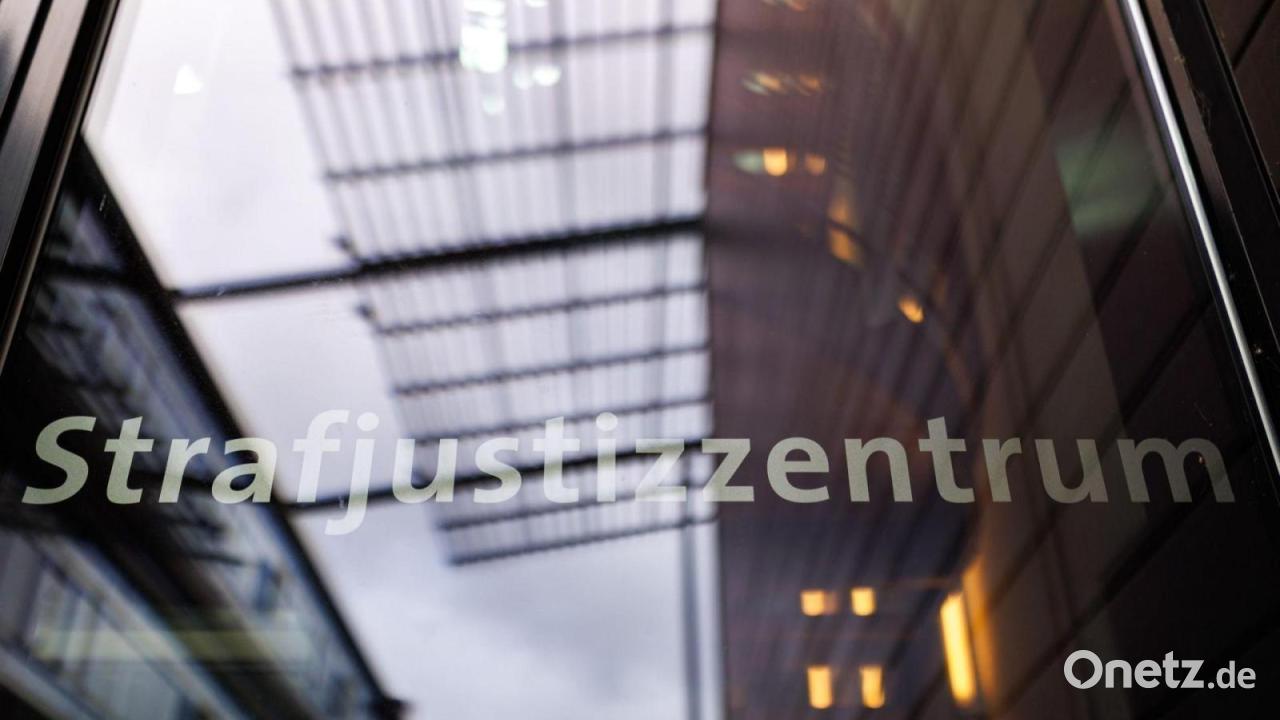 Mann soll Partnerin aus Eifersucht getötet haben - Prozess