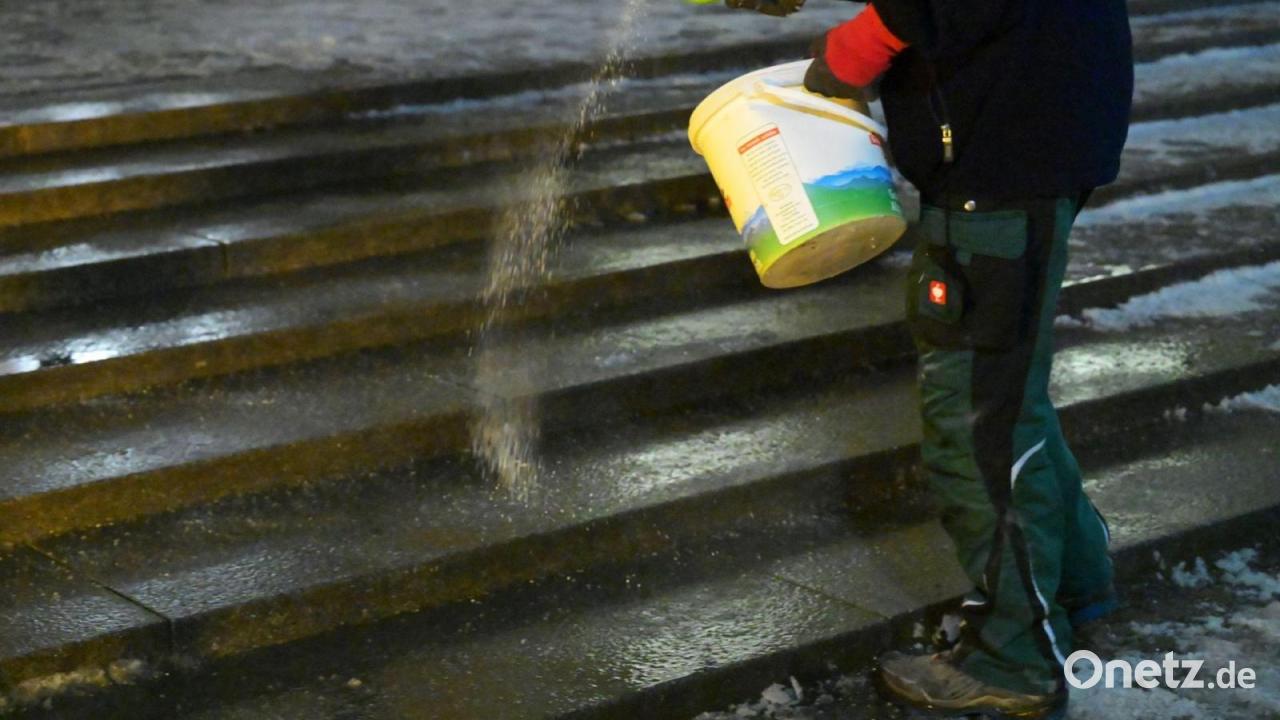 Winterwetter sorgt für Unfälle – Glatteis-Warnung für Montag