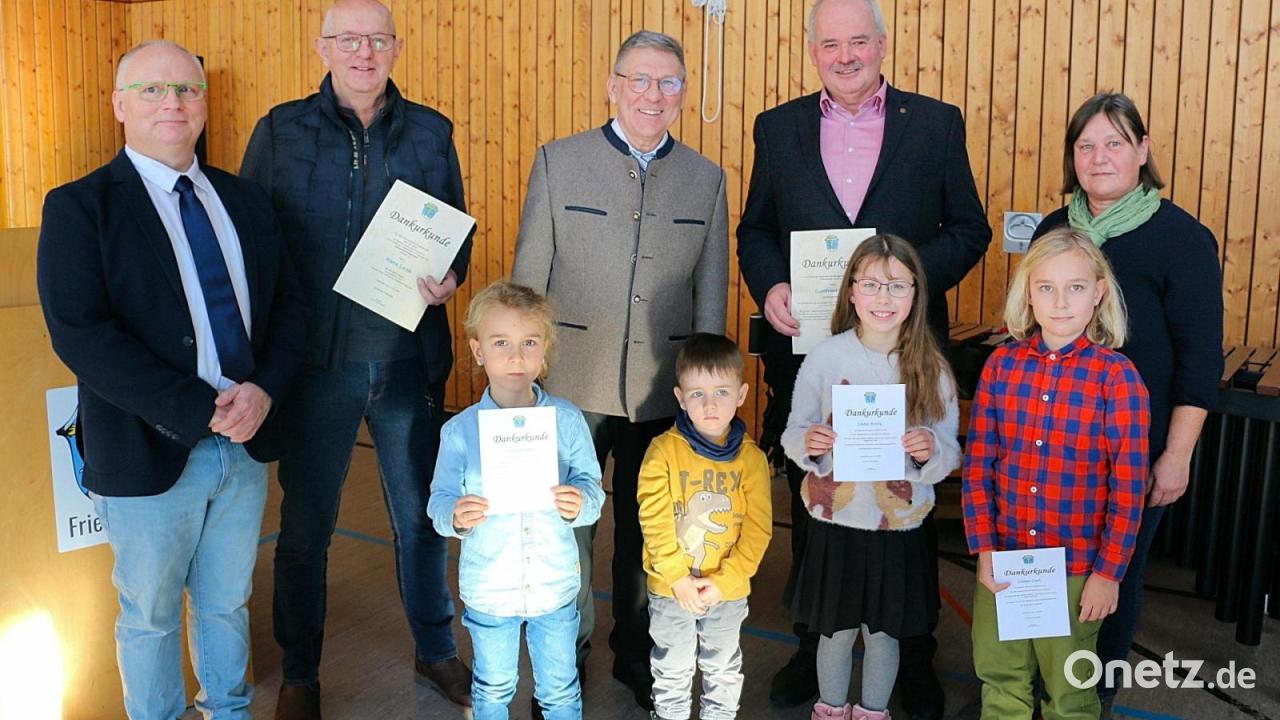 Neujahrsempfang-in-Friedenfels-Anerkennung-f-r-Erwachsene-und-sechs-Kinder