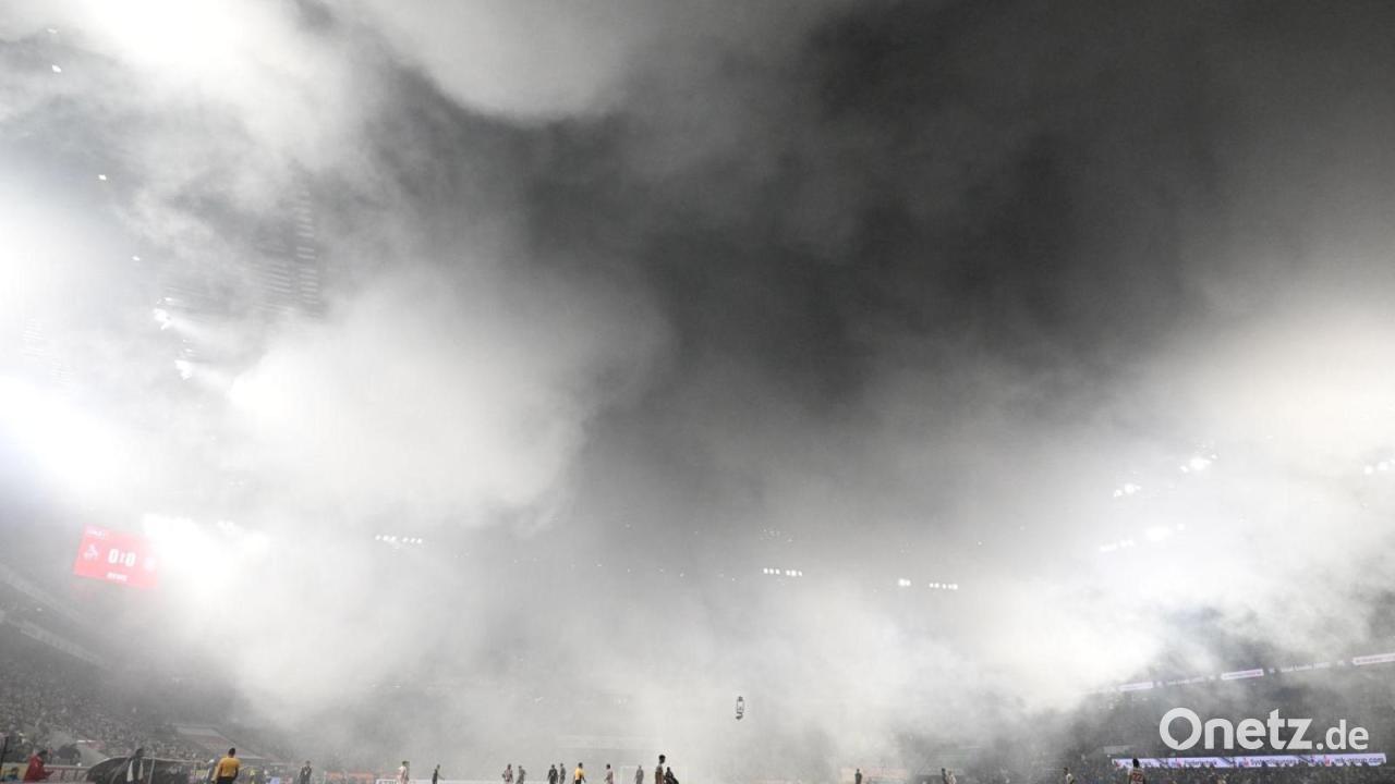 Zu viel Pyro: Köln-Bayern für zehn Minuten unterbrochen