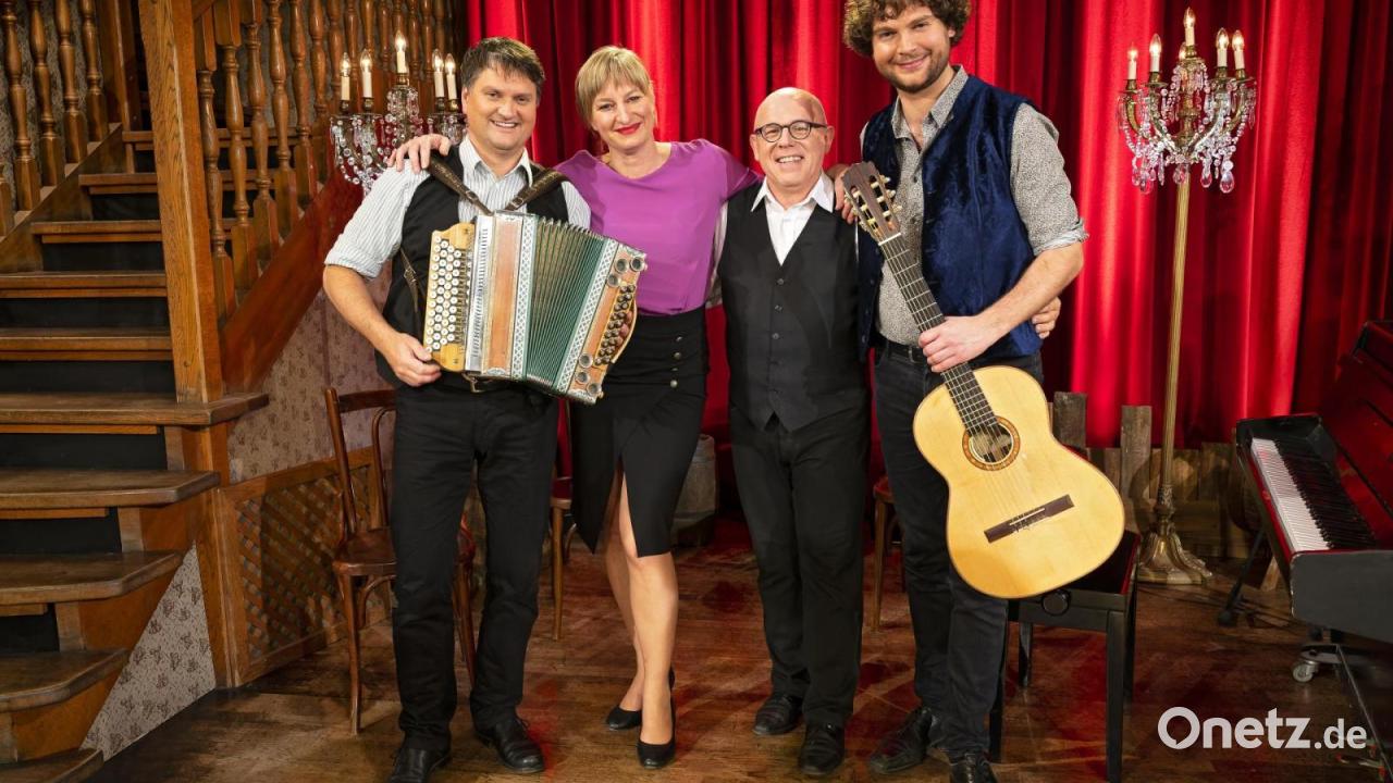 Couplet-AG-feiert-30-j-hriges-Bestehen-auf-der-Kubus-B-hne-in-Ursensollen