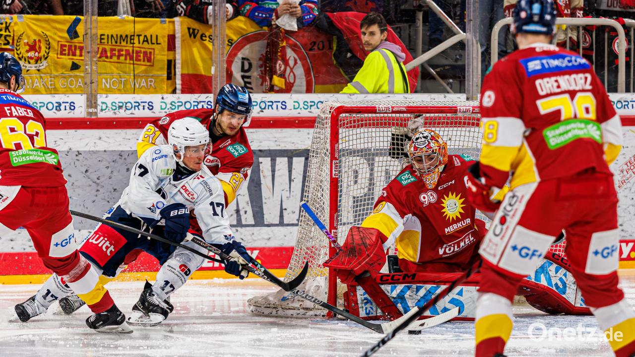 Gl-ser-Tor-zu-wenig-Blue-Devils-Weiden-verspielen-F-hrung-bei-der-D-sseldorfer-EG