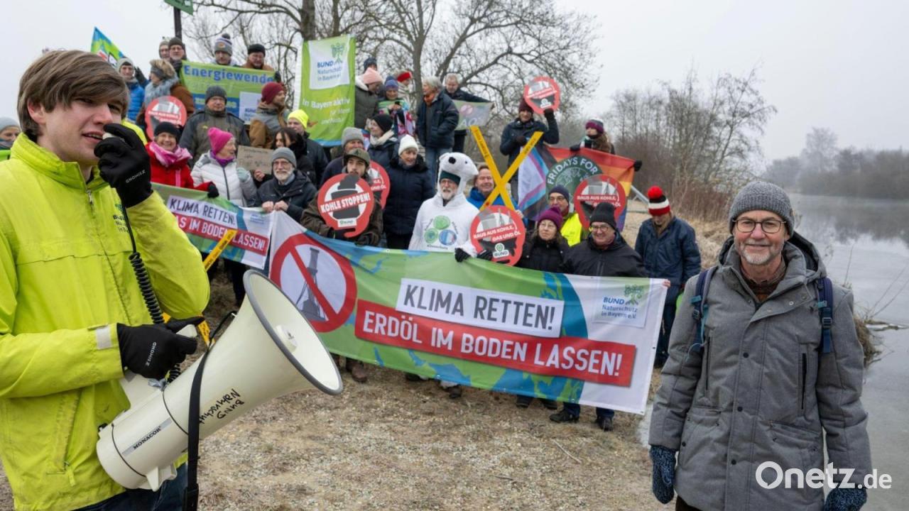 Naturschützer protestieren gegen neue Ölbohrung in Schwaben