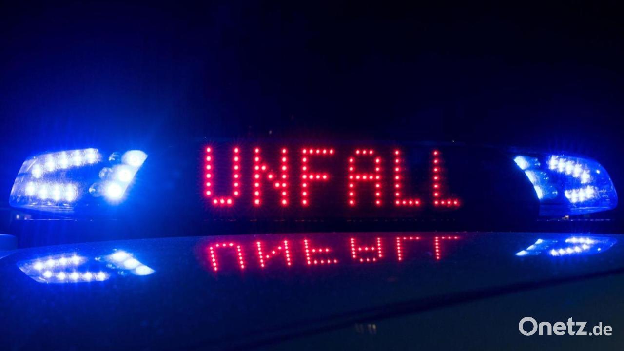 Frontal gegen Baum – Autofahrer tödlich verletzt