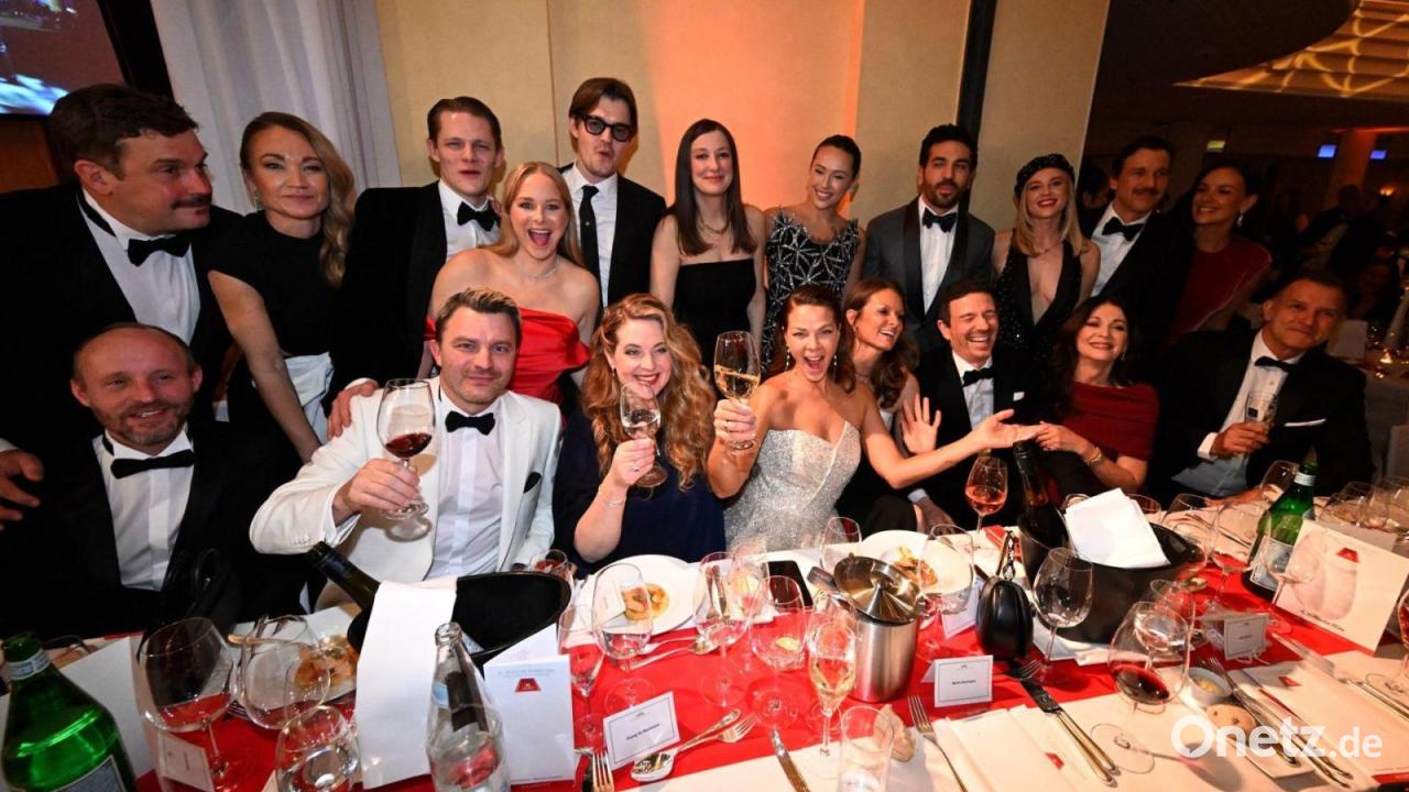 Glamouröser Filmball in München - Glas: „Familientreffen“