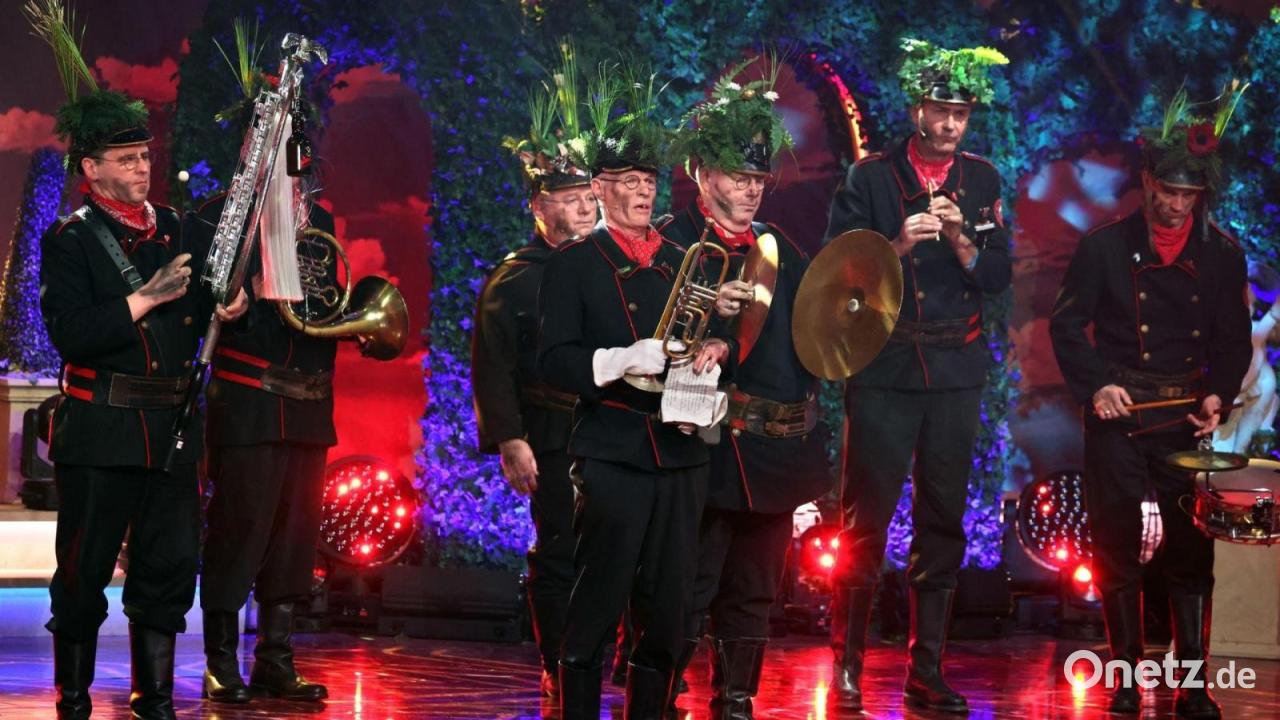 Franken-Fasching-Altneihauser-Feierwehrkapell-n-h-rt-auf