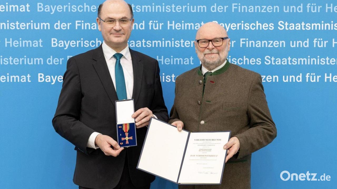 Bundesverdienstkreuz-f-r-Prof-Dr-Anton-Scharl-und-Erwin-Gr-ml