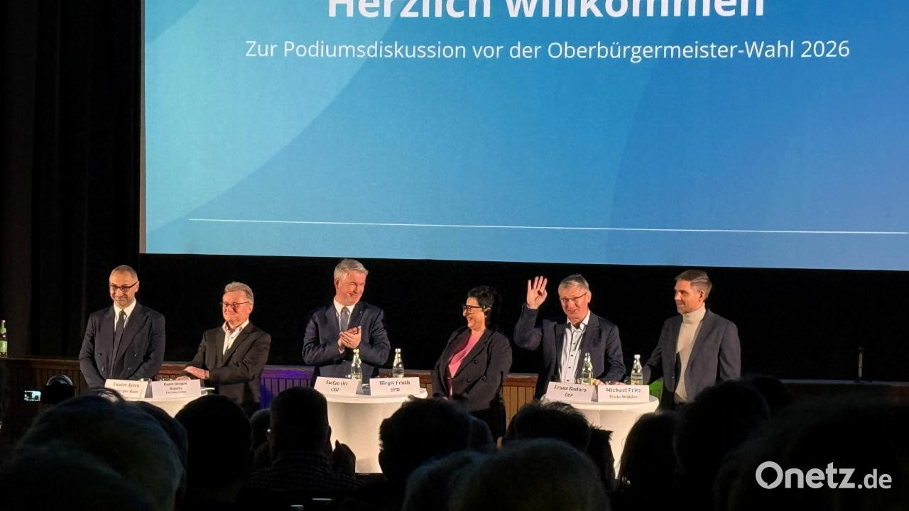Amberger-Oberb-rgermeister-Kandidaten-diskutieren-vor-ausverkauftem-Haus