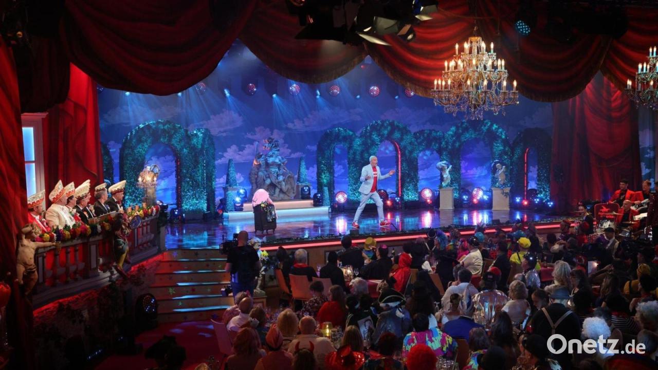 Narrenalarm-in-Veitsh-chheim-und-die-Politik-zittert