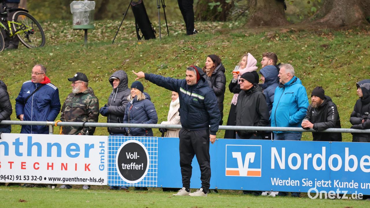 Muhammet-Dal-verl-sst-den-SC-Eschenbach-in-Richtung-Kreisklasse