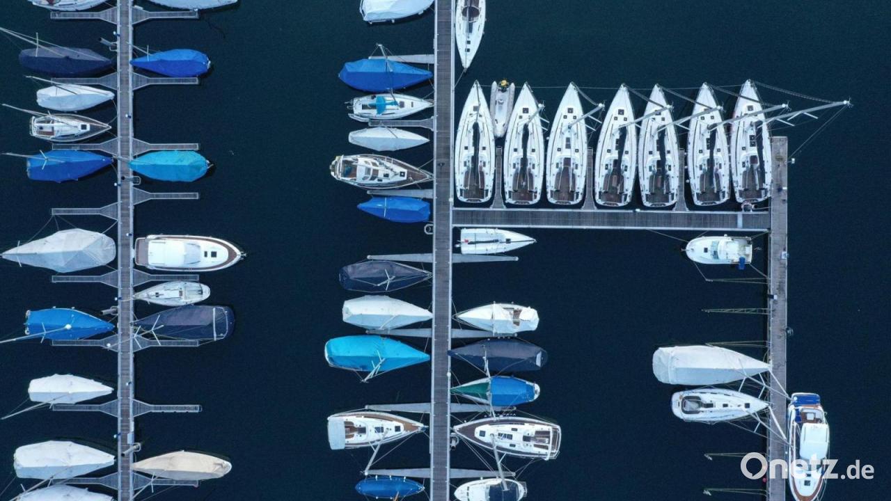 Bodensee-H-fen-kassieren-f-rs-Warten-auf-Liegepl-tze