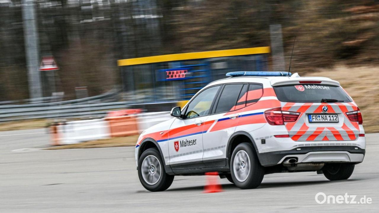 Rallye-Legende-schult-Rettungskr-fte-im-sicheren-Fahren