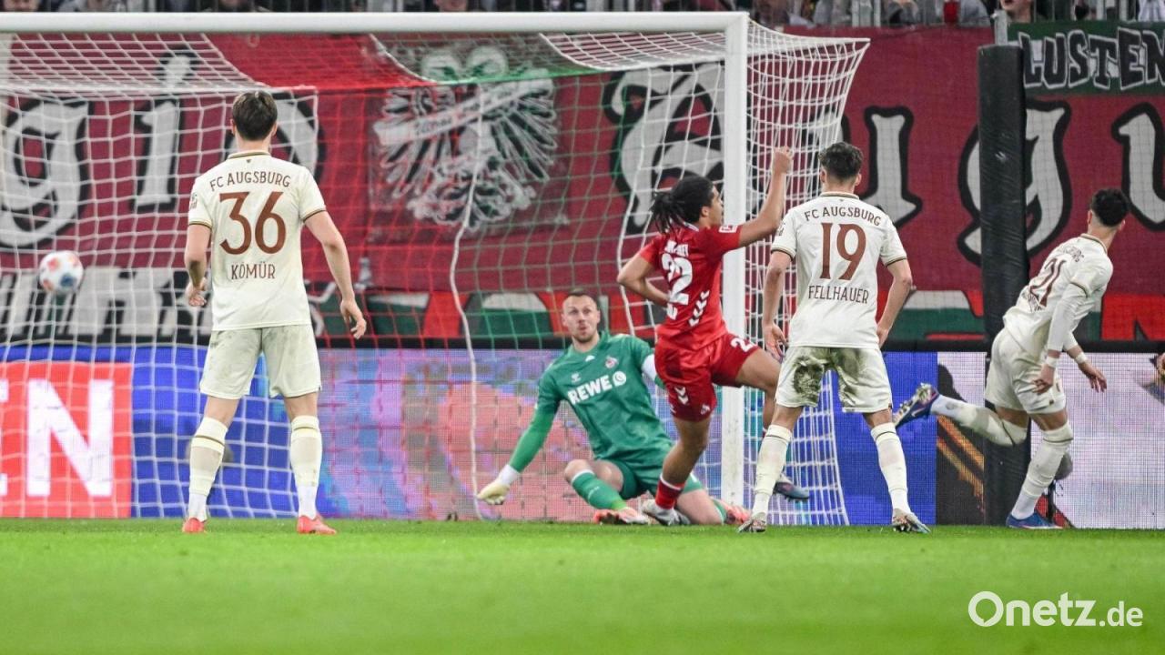 Jubiläumssieg dank Hacken-Tor: Augsburg verschärft FC-Sorgen