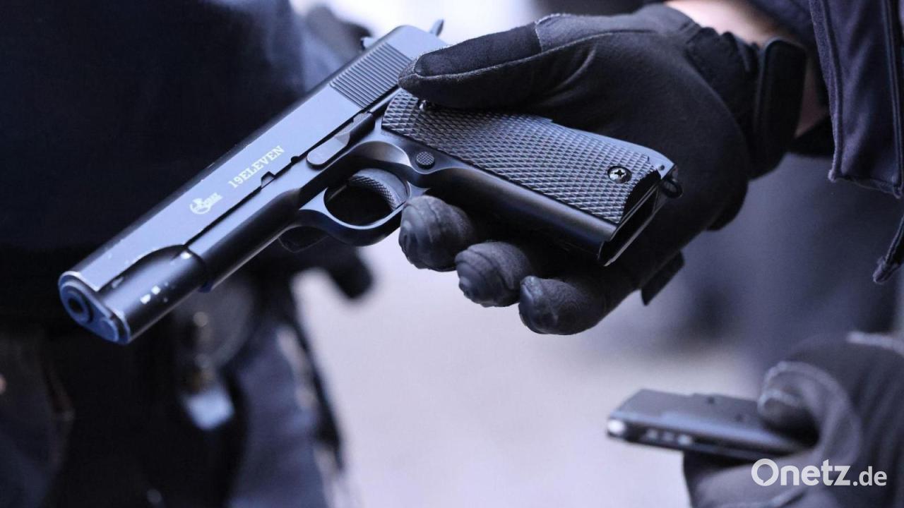 Softair-Schusswechsel auf Schulhof löst Polizeieinsatz aus