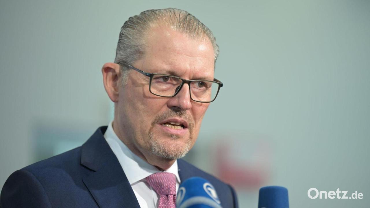 Wirtschaftsverbände: Schnelle Reformen statt Tankrabatt