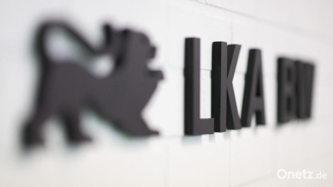 Große Razzia bei rechtsextremem Verlag: NS-Material gefunden