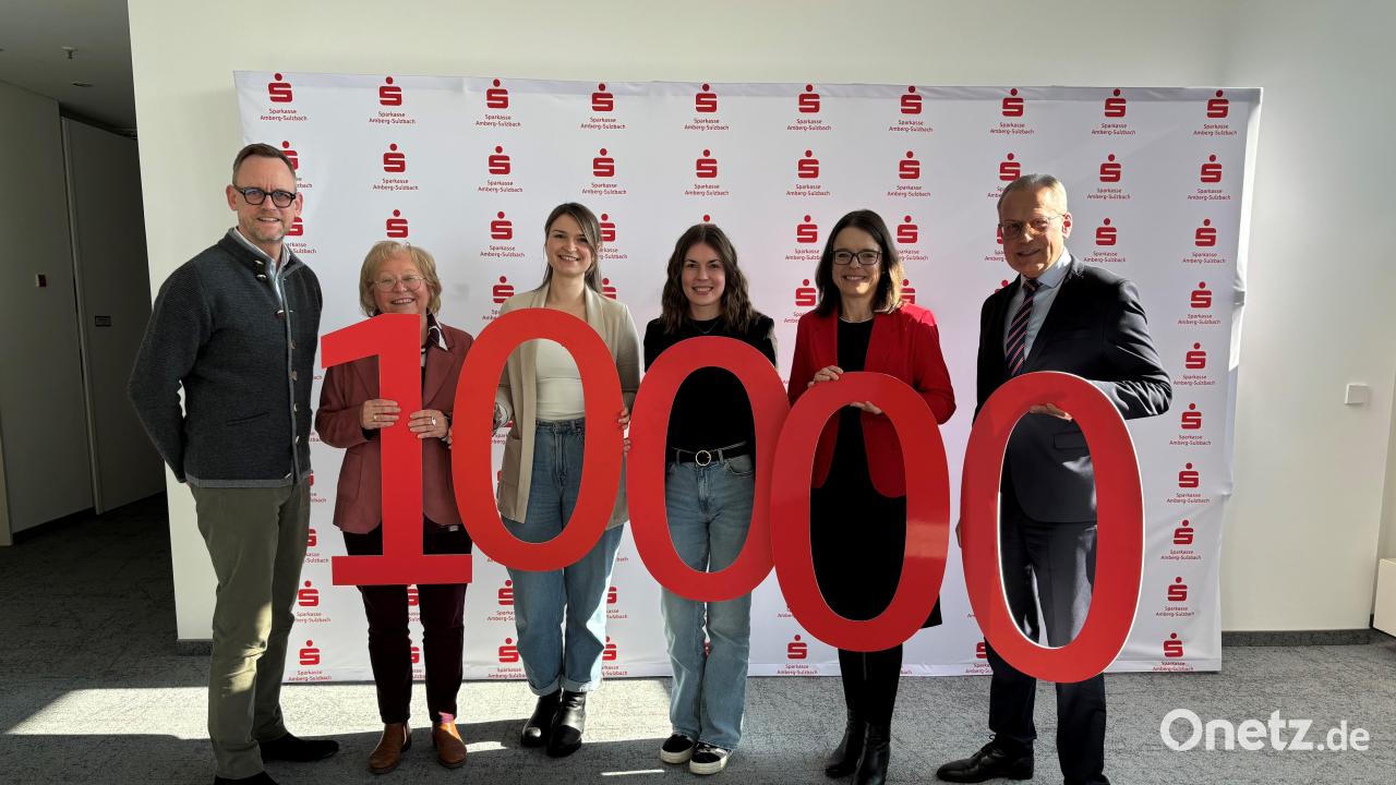 Sparkasse Amberg-Sulzbach spendet 10.000 Euro an Sozialdienst katholischer Frauen