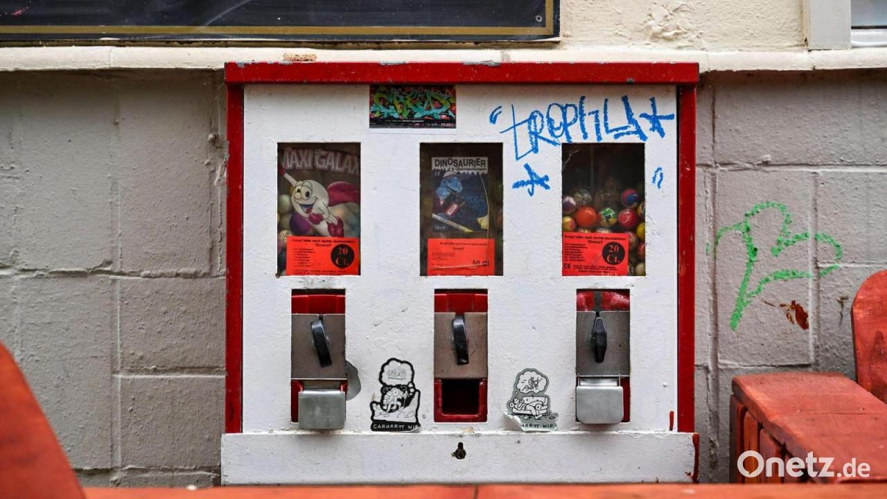 Kaugummiautomat in Hirschau mit illegalen Böllern gesprengt: Drei Männer ...