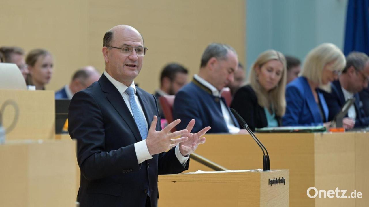 Füracker: Mehr als 2.000 Arbeitsplätze aufs Land verlagert