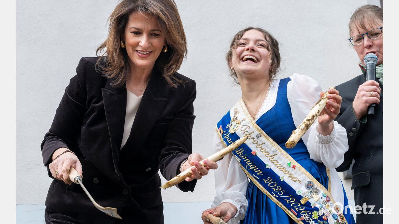 „Verdammt harte Arbeit“ - Ministerin würdigt Spargelanbau