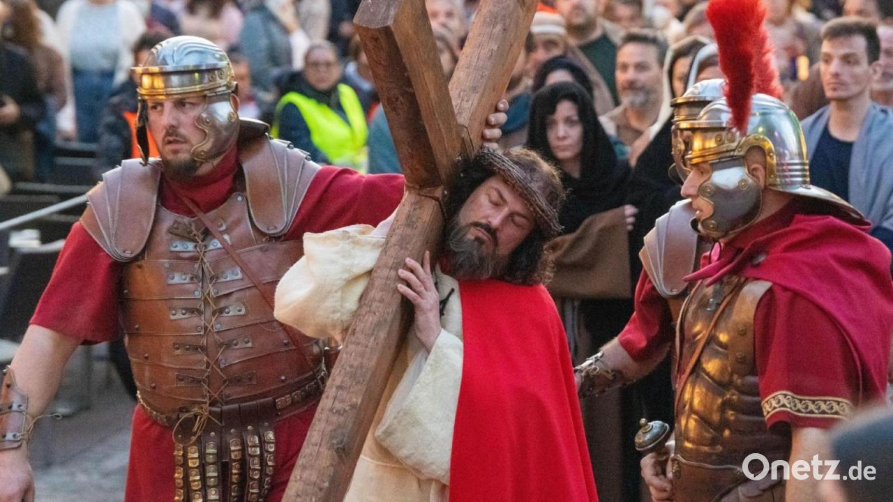 Das hat es mit dem „lebendigen Kreuzweg“ in Ulm auf sich