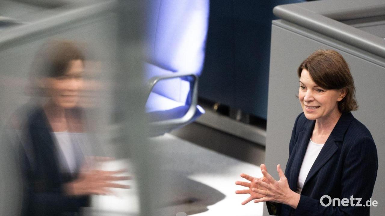 Massive Kritik von CSU und SPD an Warkens Sparplänen