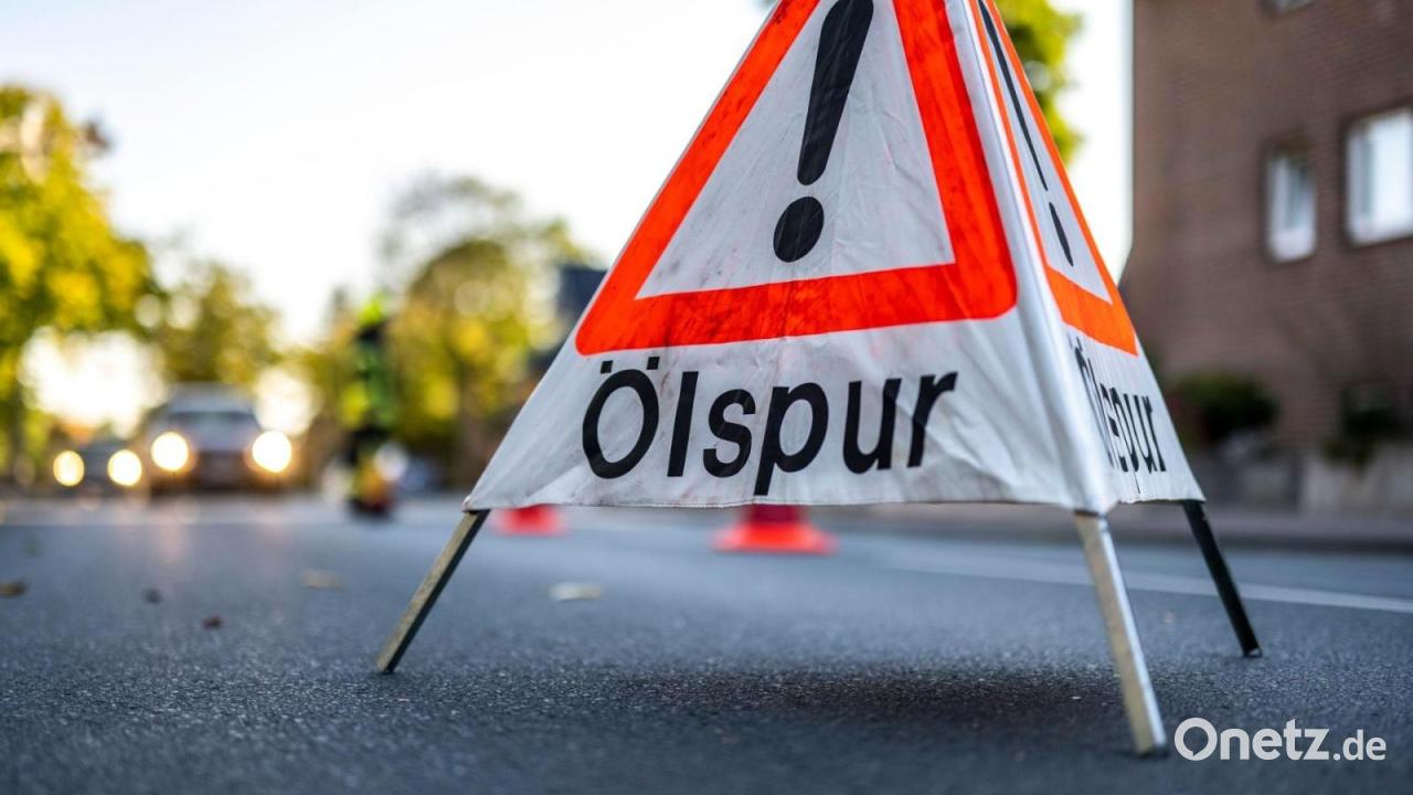 Betrunkener Autofahrer übersieht Kreisverkehr – lange Ölspur