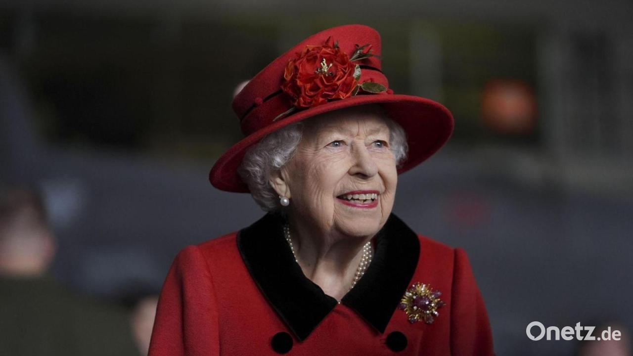 Zum 100. der Queen - Warhol-Gemälde versteigert