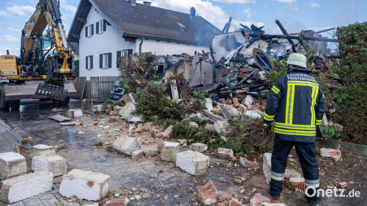 Nach Explosion in Haus - Ermittlungen zur Ursache beginnen