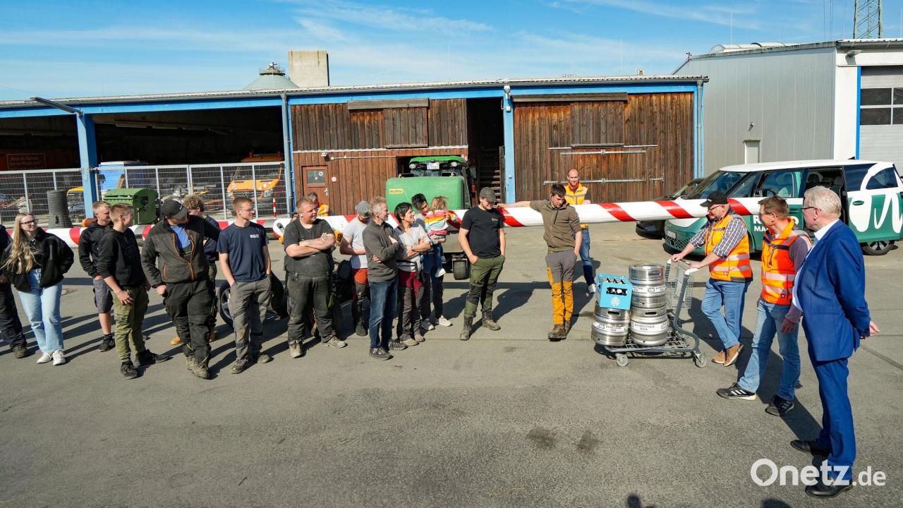 Bayreuther OB zahlt Bier und Spanferkel für Maibaum-Diebe