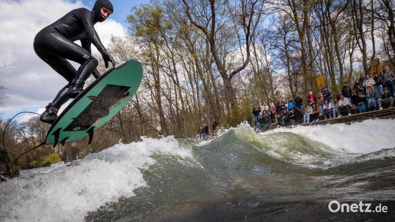 Eisbachwelle vor Ostern wieder auferstanden