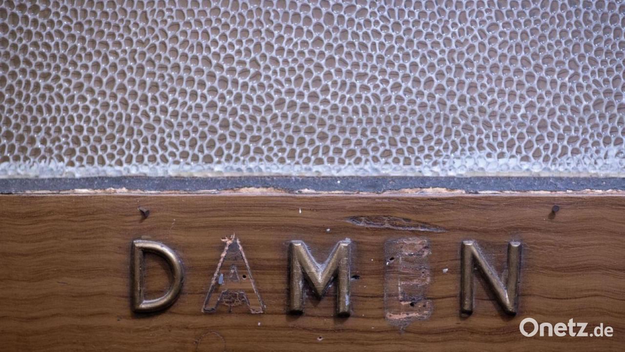Bayern will gegen Stau auf dem Damenklo vorgehen