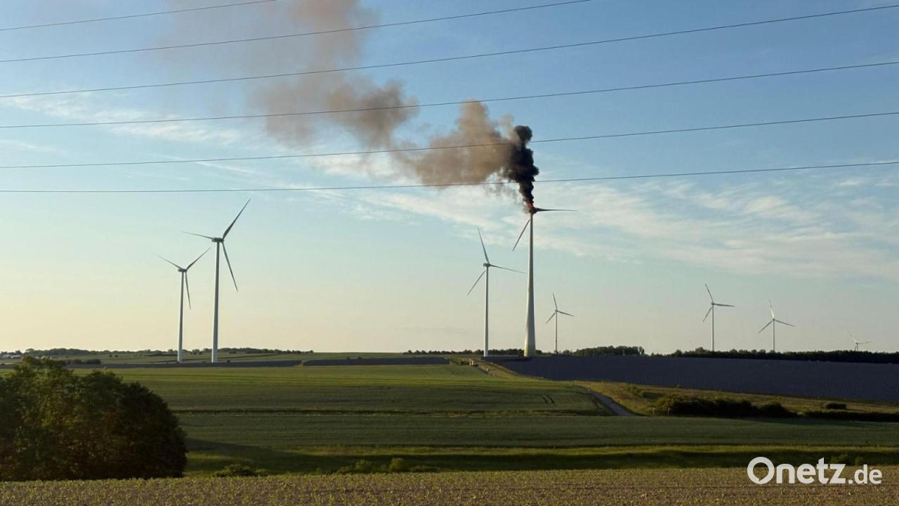Polizei warnt nach Windrad-Brand vor abstürzendem Propeller