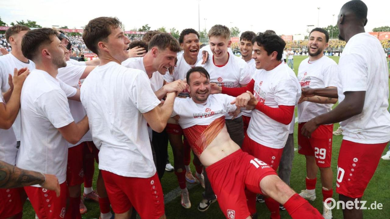 „Ganze Woche feiern“: Würzburg wieder im Profifußball