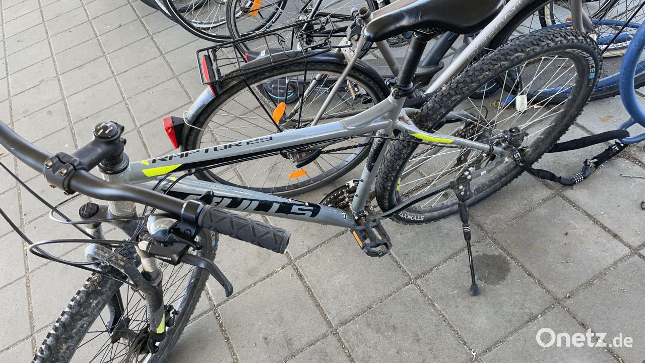 39-J-hriger-klaut-S-igkeiten-und-R-der-in-Schwandorf-und-verstopft-die-Polizei-Toilette