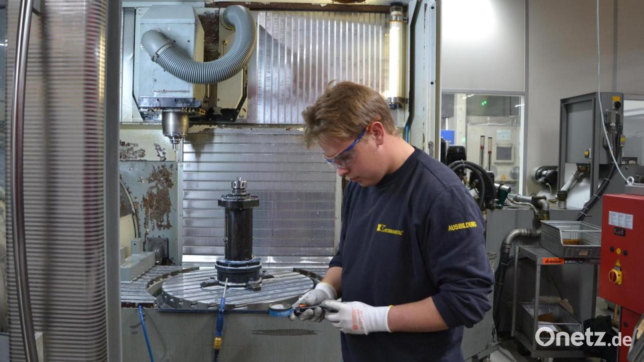 Measuring. Milling. Calibrating. A workday at Kennametal
