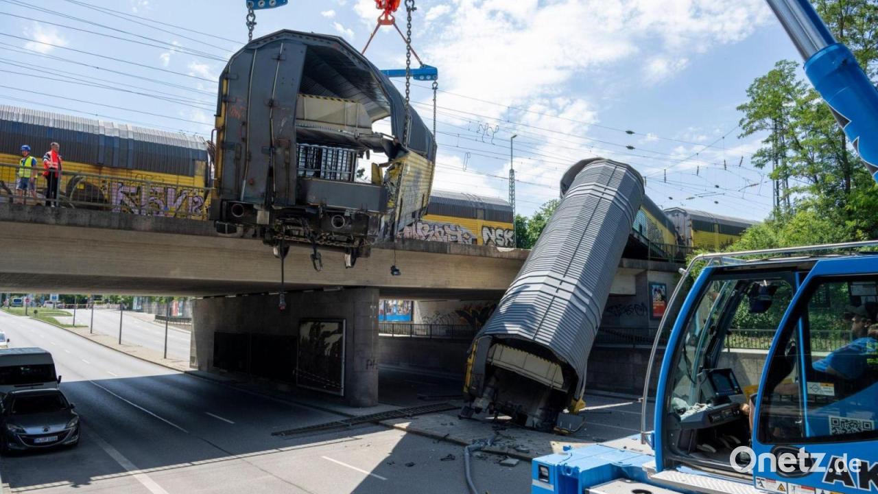 Ein Toter und viel Blechschaden bei Güterzug-Unfall