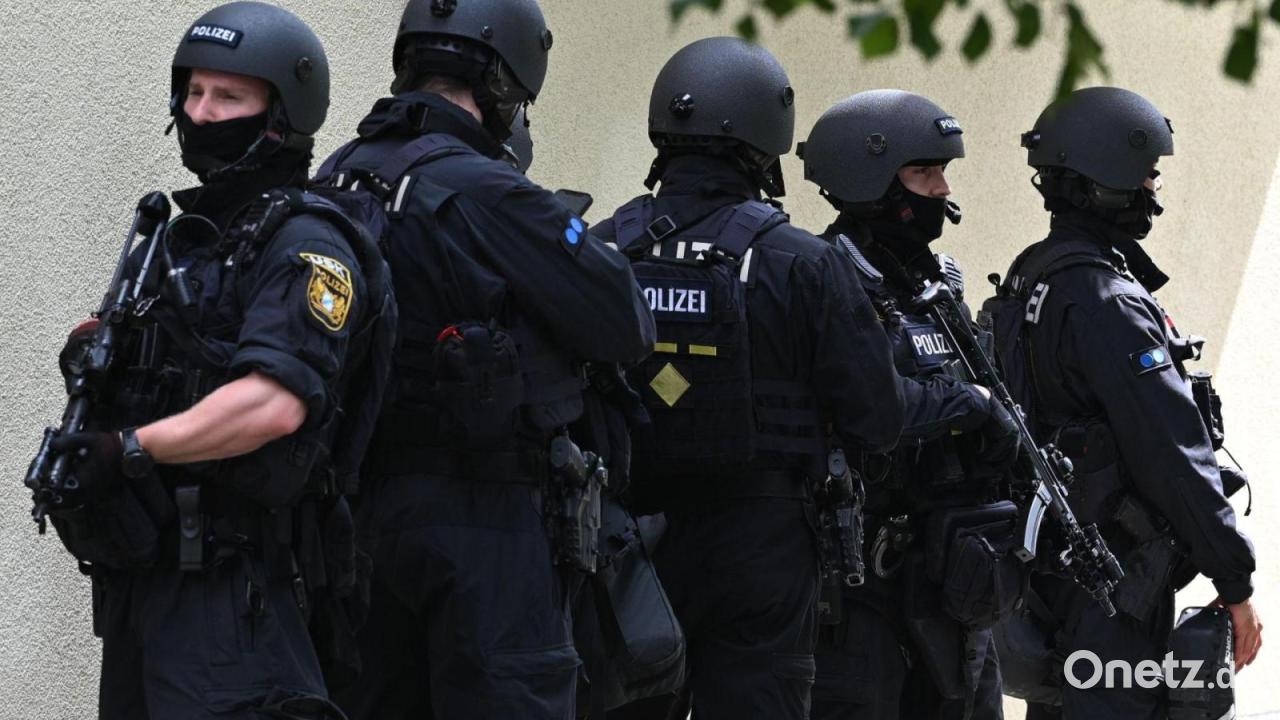 Dobrindt: Schusswaffe des Täters versagte nach einem Schuss